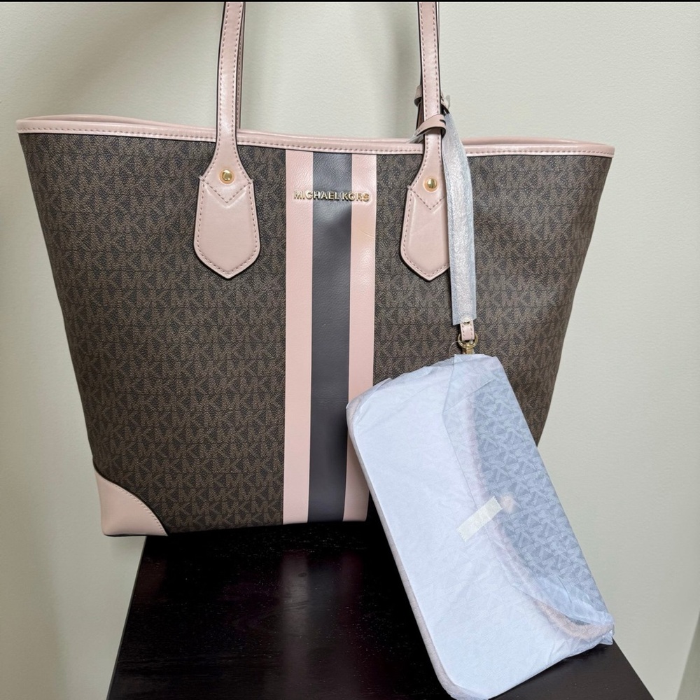 Michaels Kors Brand New Eva tote